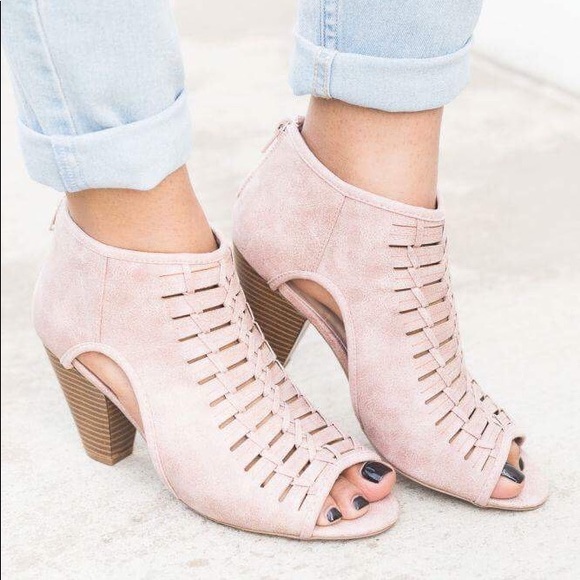 🆕LAST PAIR 💔 Mia Woven Booties In Blush - Picture 7 of 8